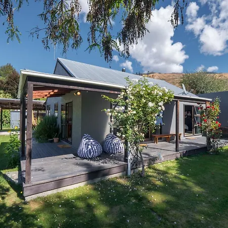 Haven On Heuchan - Wanaka Holiday Home